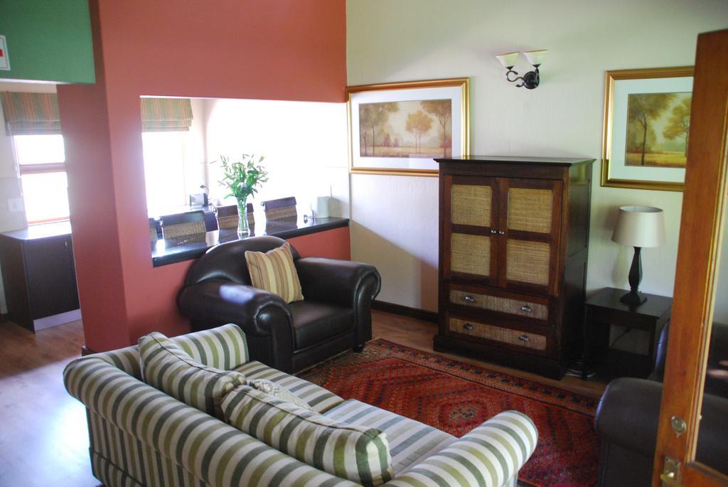 Sunninghill Guest Lodges Joanesburgo Exterior foto