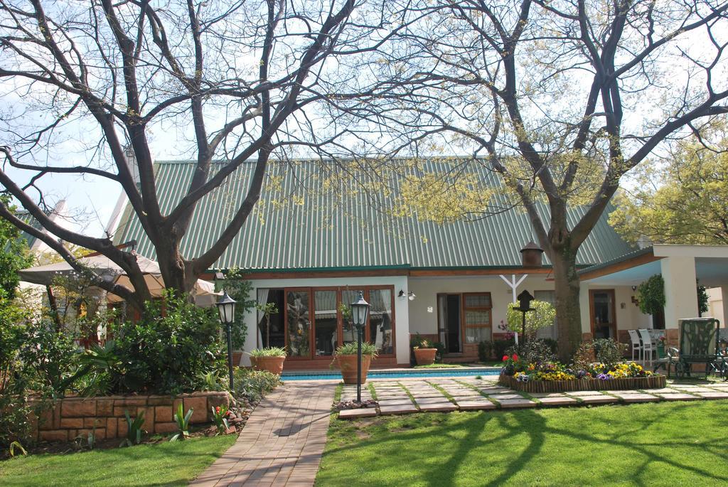 Sunninghill Guest Lodges Joanesburgo Exterior foto