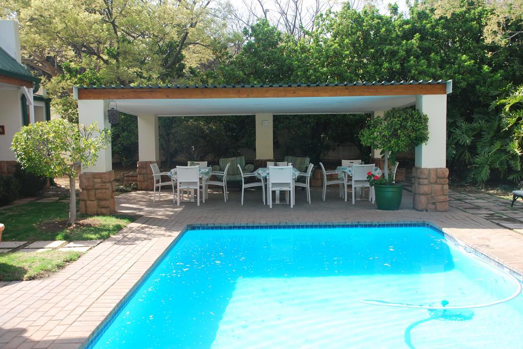 Sunninghill Guest Lodges Joanesburgo Exterior foto