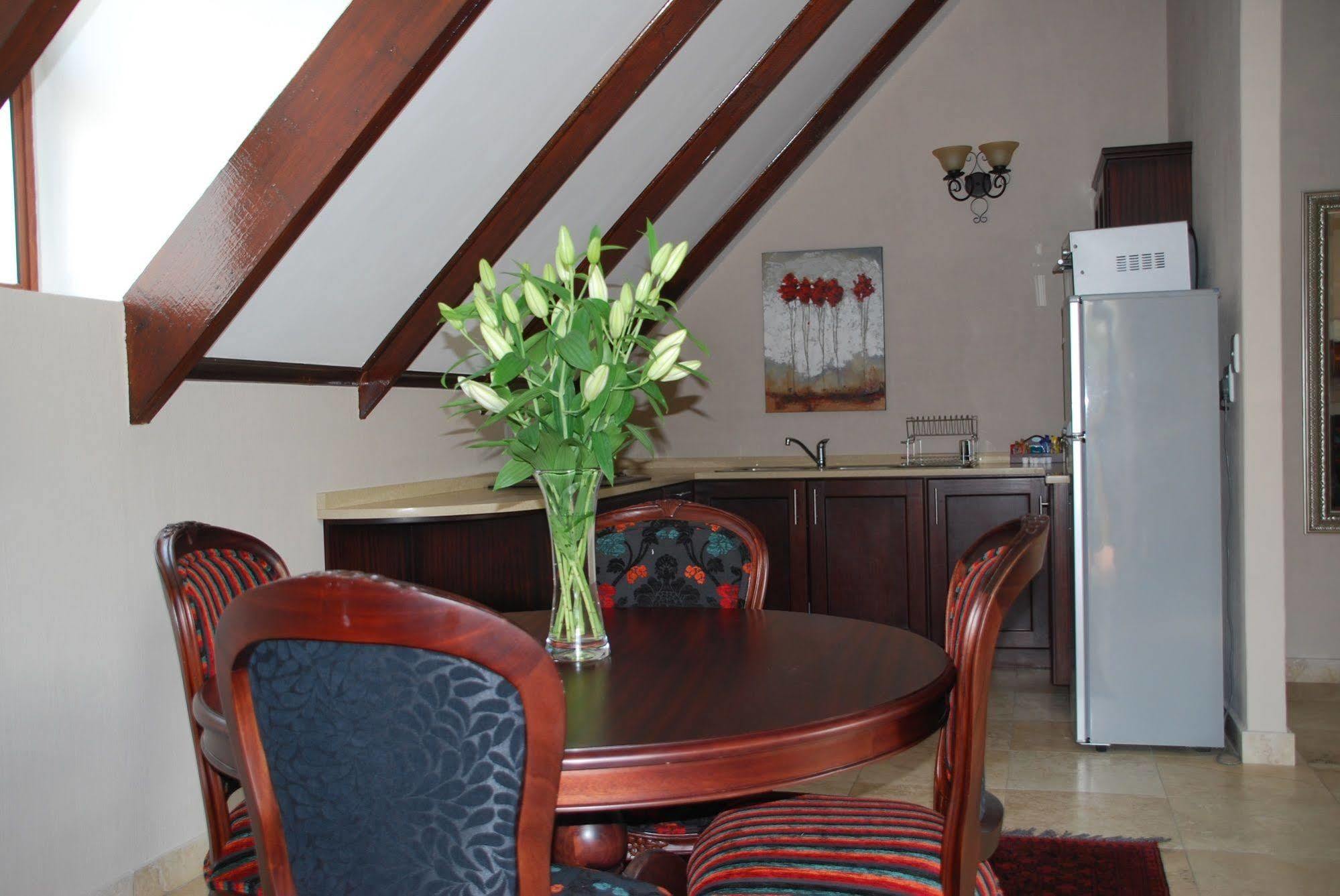 Sunninghill Guest Lodges Joanesburgo Exterior foto