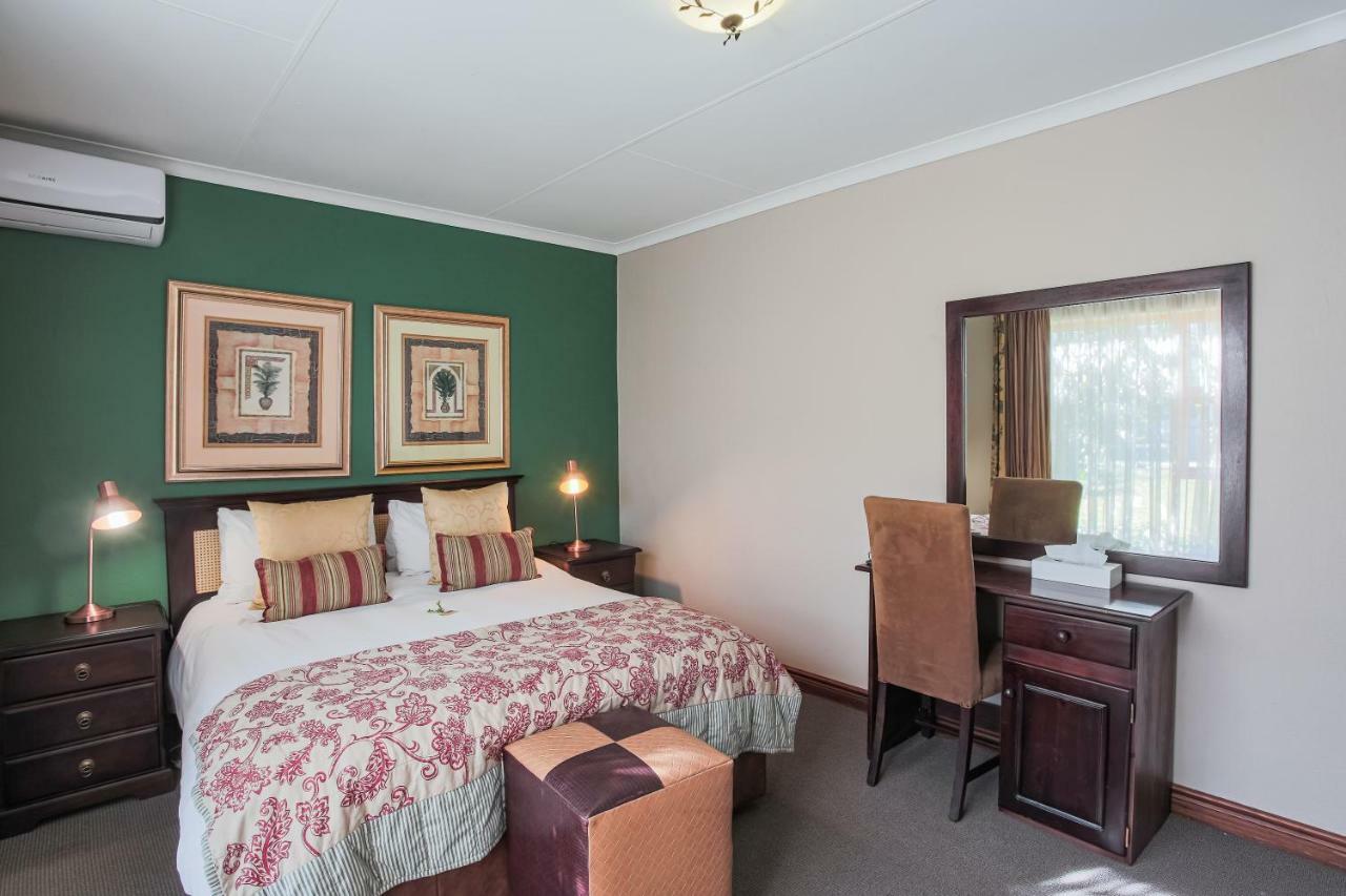 Sunninghill Guest Lodges Joanesburgo Exterior foto